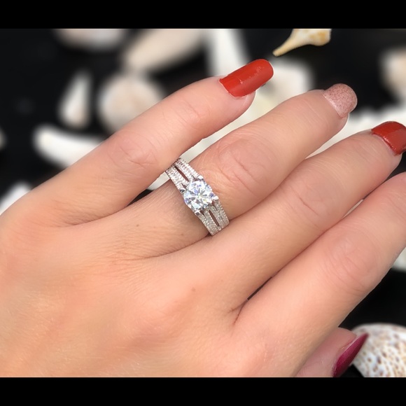 Moissanite Diamond Ring With Certificate free Ring Engraver - Picture 2 of 10